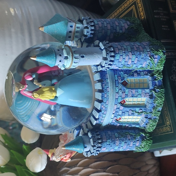 Disney Snow Globe Once Upon a Dream Music Box Sleeping Beauty - Picture 7 of 12